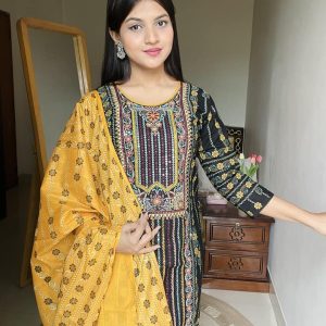 কালো কালার প্রিমিয়াম থ্রি পিস